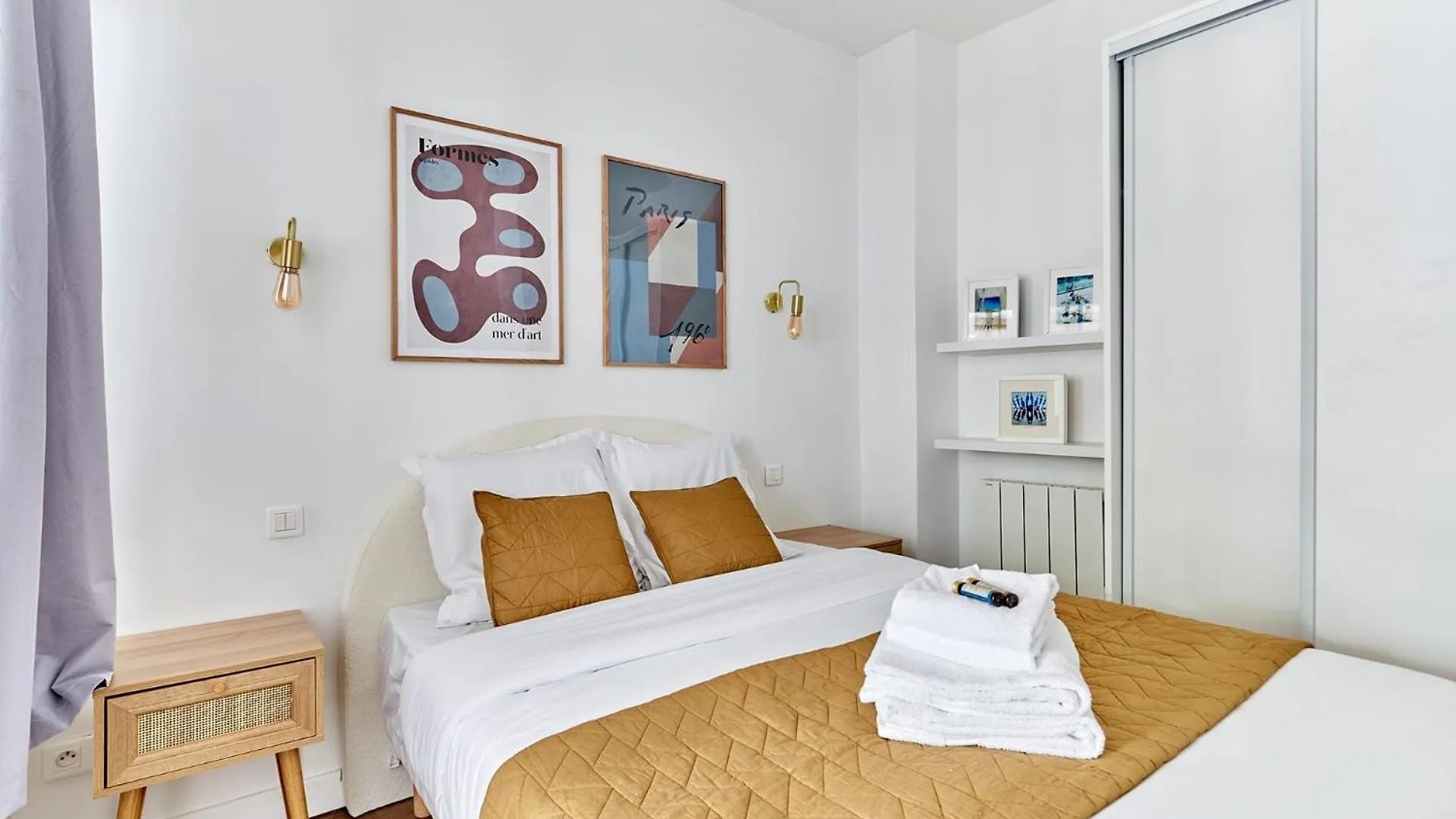 Apartment 2 Bedrooms Center Of *