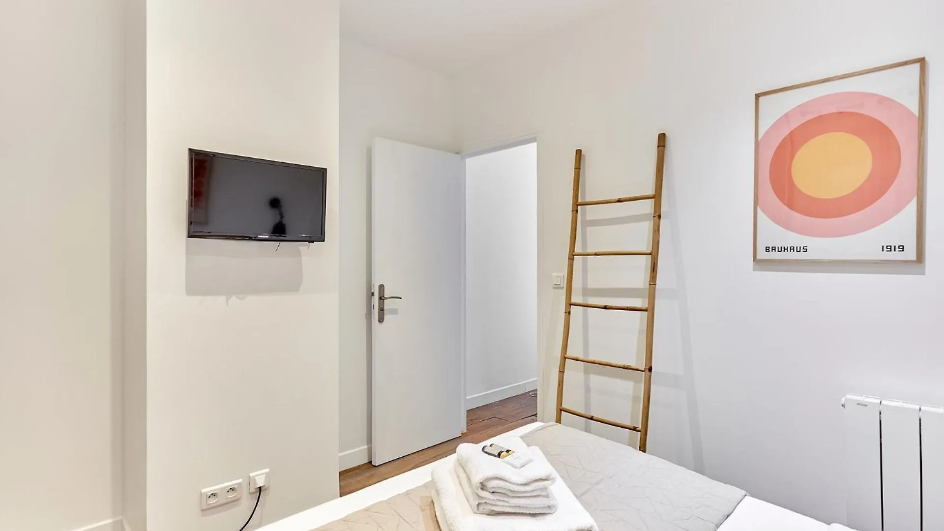2 Bedrooms Center Of Apartment