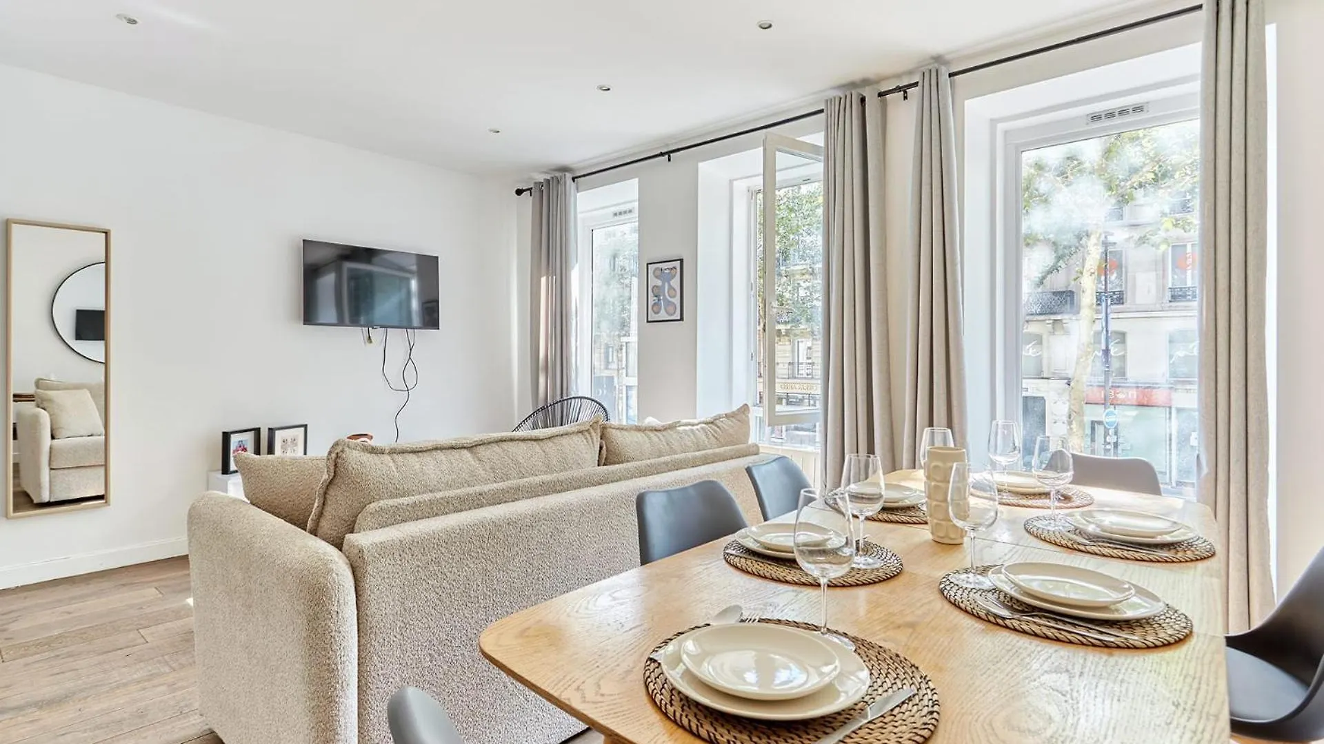 Apartment 2 Bedrooms Center Of Paris