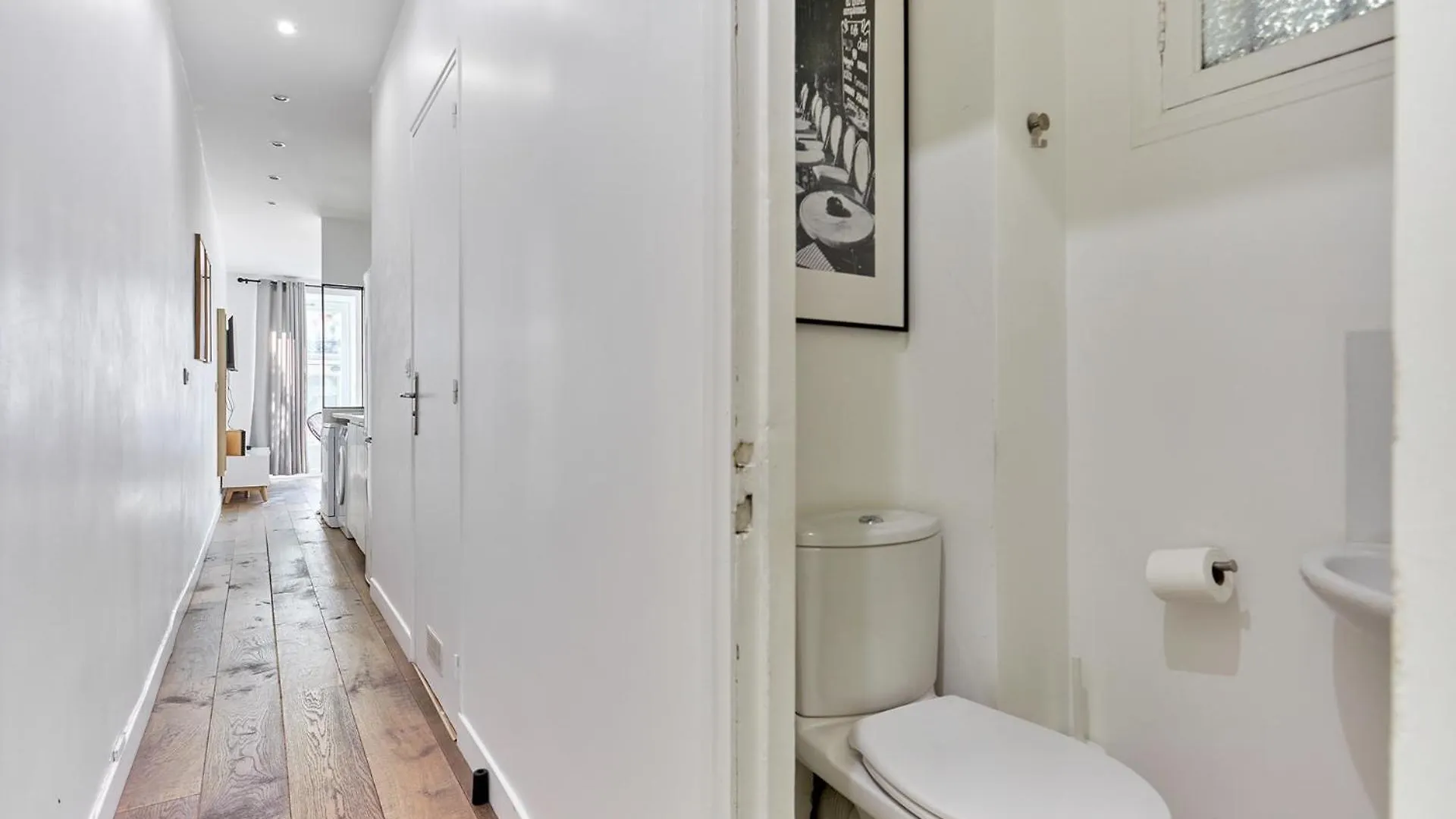 2 Bedrooms Center Of Paris