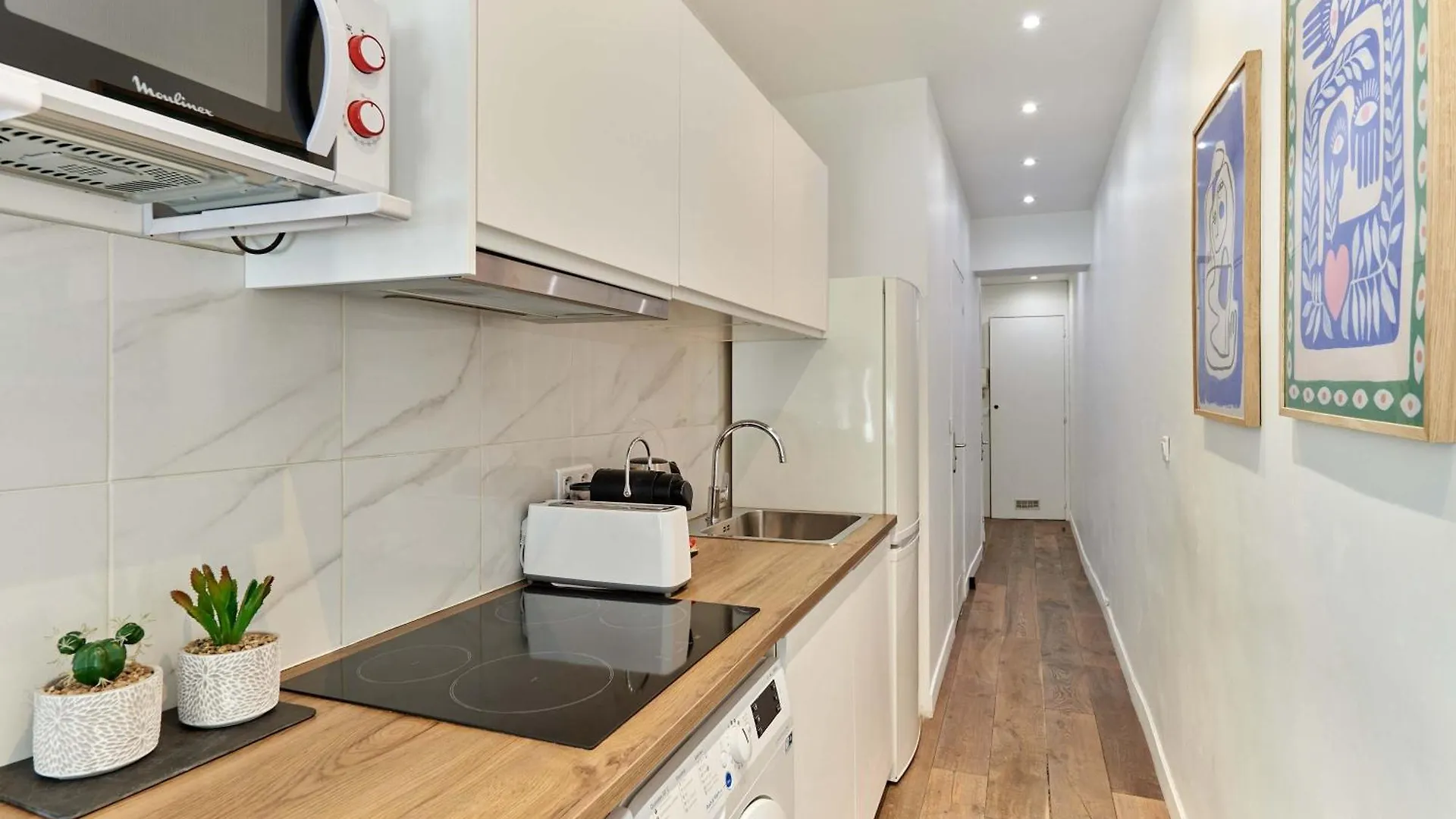 Apartment 2 Bedrooms Center Of